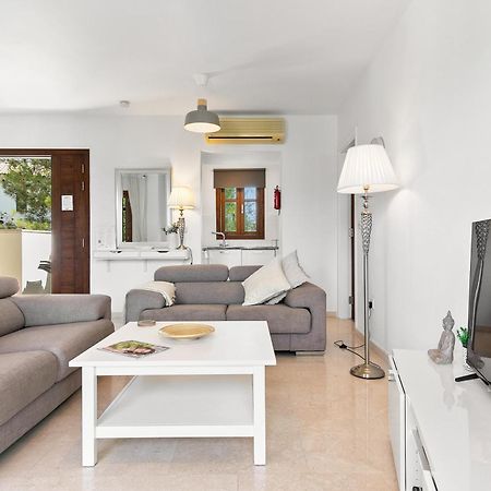 2 Bedroom Apartment Chloe With Communal Pool, Aphrodite Hills Resort Куклія Екстер'єр фото