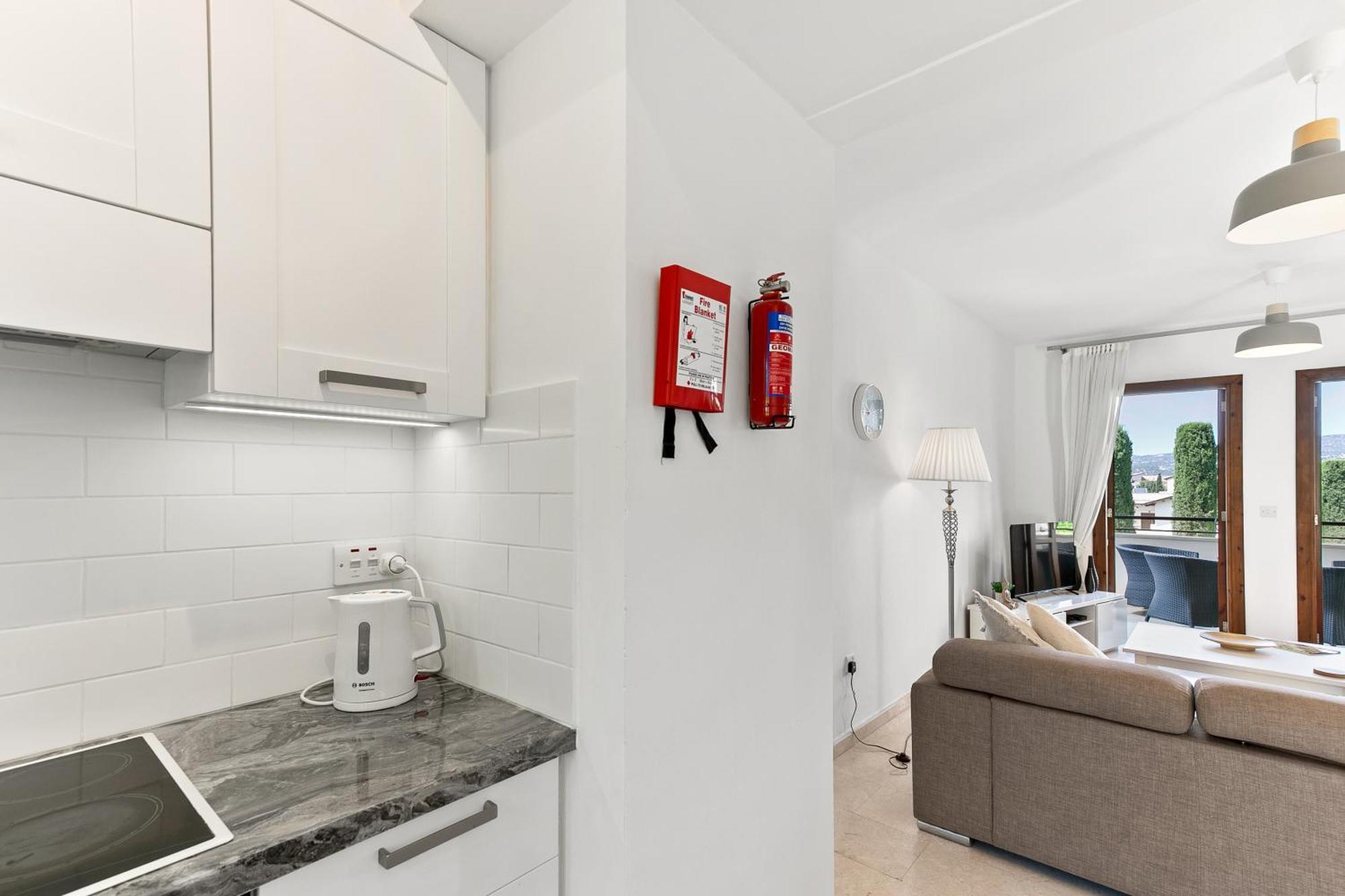 2 Bedroom Apartment Chloe With Communal Pool, Aphrodite Hills Resort Куклія Екстер'єр фото