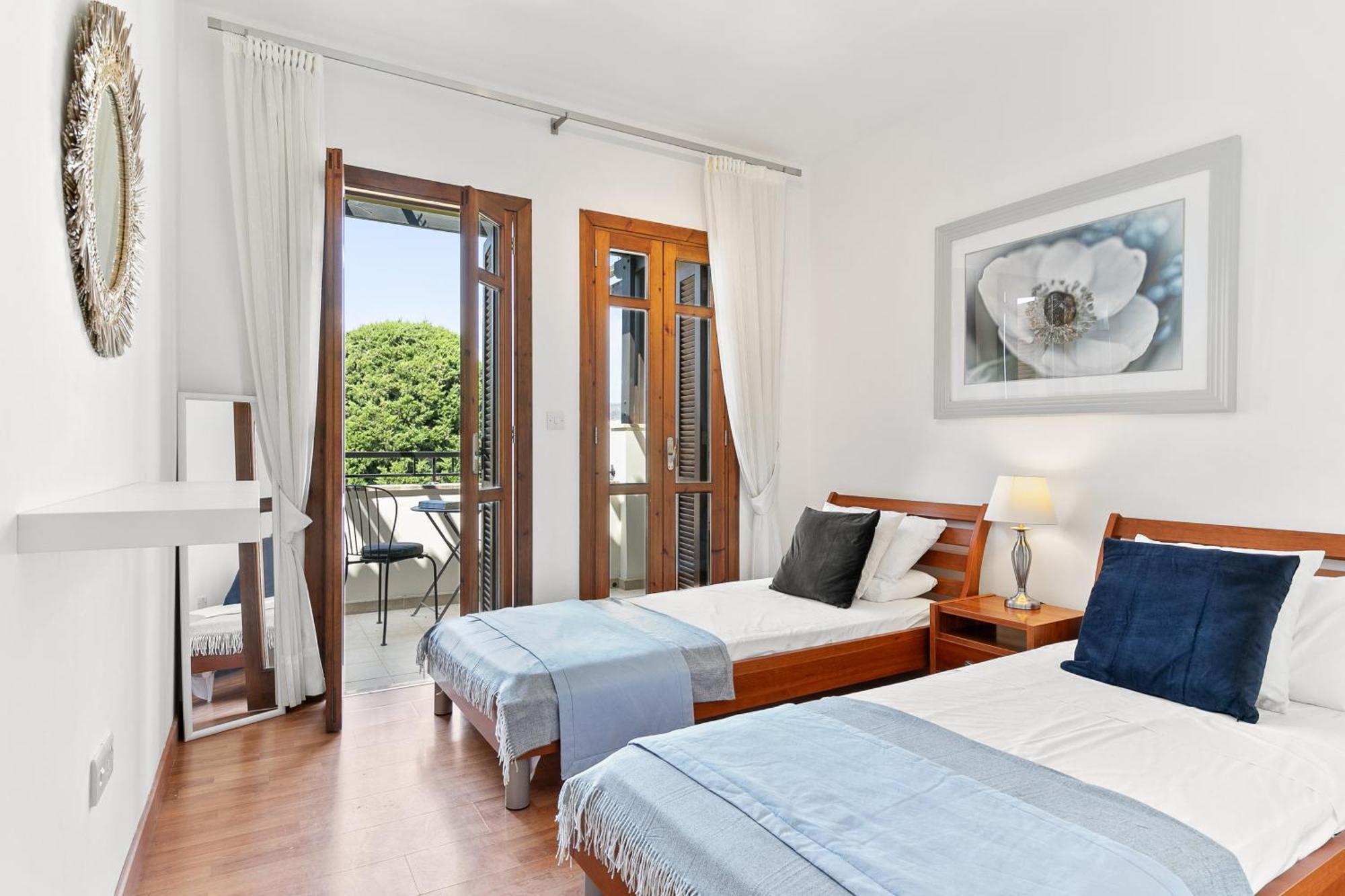 2 Bedroom Apartment Chloe With Communal Pool, Aphrodite Hills Resort Куклія Екстер'єр фото