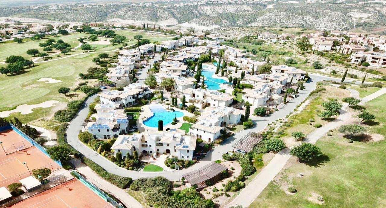 2 Bedroom Apartment Chloe With Communal Pool, Aphrodite Hills Resort Куклія Екстер'єр фото