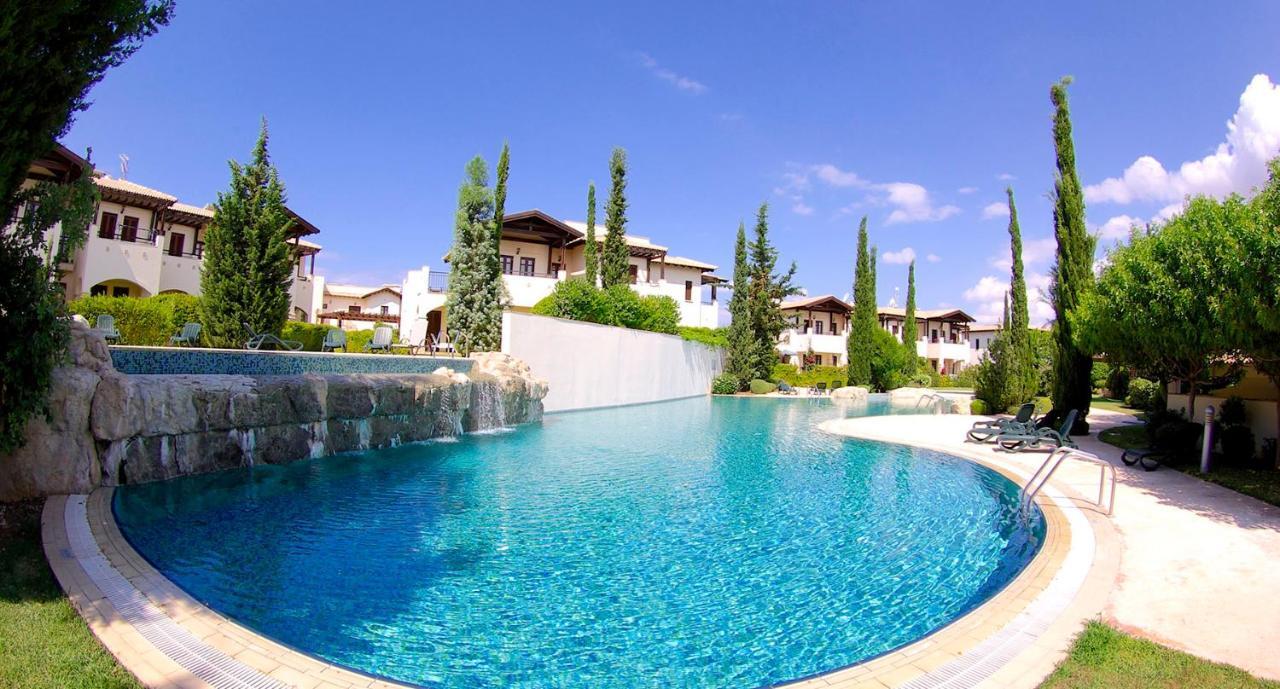 2 Bedroom Apartment Chloe With Communal Pool, Aphrodite Hills Resort Куклія Екстер'єр фото