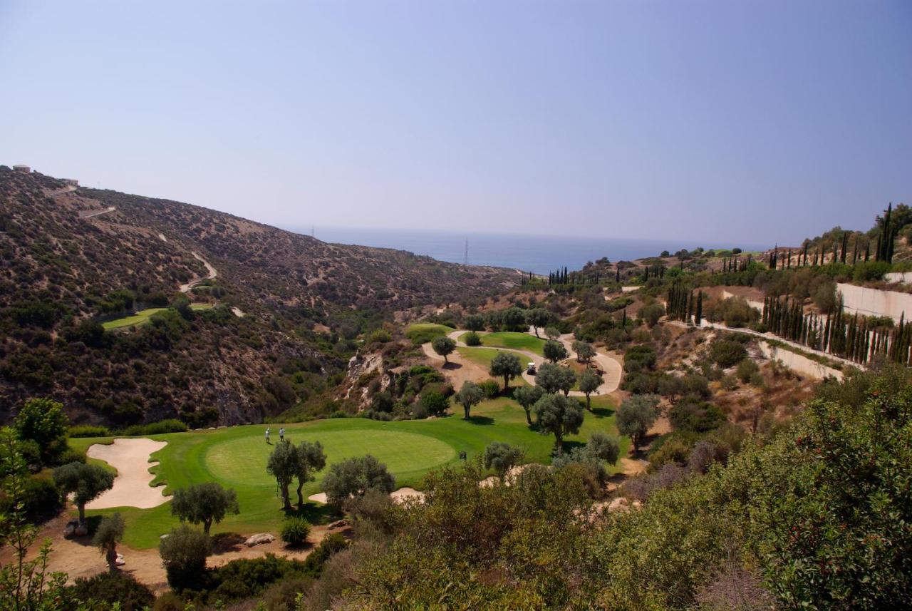 2 Bedroom Apartment Chloe With Communal Pool, Aphrodite Hills Resort Куклія Екстер'єр фото