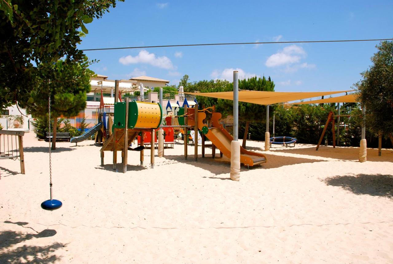 2 Bedroom Apartment Chloe With Communal Pool, Aphrodite Hills Resort Куклія Екстер'єр фото